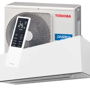 Toshiba Daiseikai 10 luftvärmepump monterad på vägg i Västerås